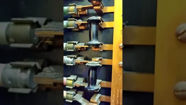 Винтажная щитовая в доме