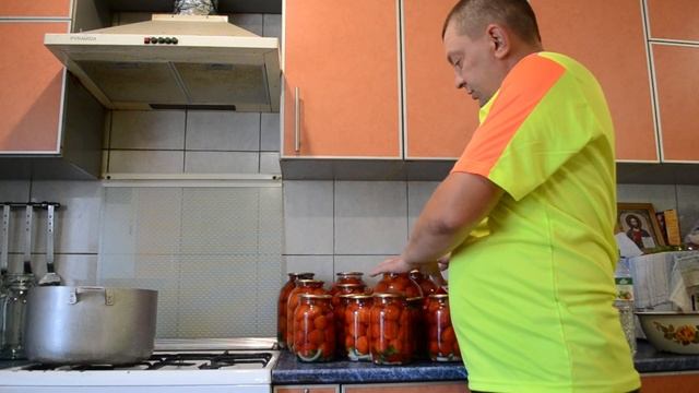 Консервированные Помидоры на Зиму Самый Лучший Рецепт! С Димасом! смотреть онлайн