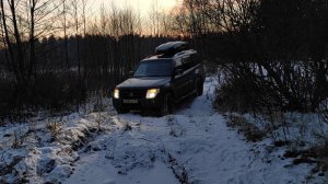 Прогулка по лесу на PAJERO IV, диагональное вывешивание на льду.