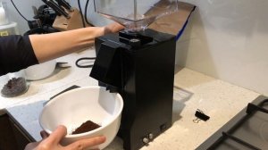 Unboxing and testing Eureka Mignon Silenzio