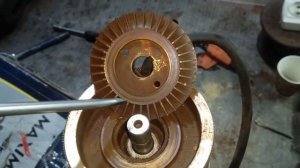 Ремонт глубинного насоса. Ремонт скважинного насоса. ремонт насоса. Ремонт водяного насоса.