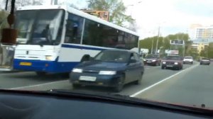 Вертолет упал на машину