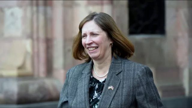 Новый посол США в России не обсуждала переговоры по поводу Украины смотреть онлайн