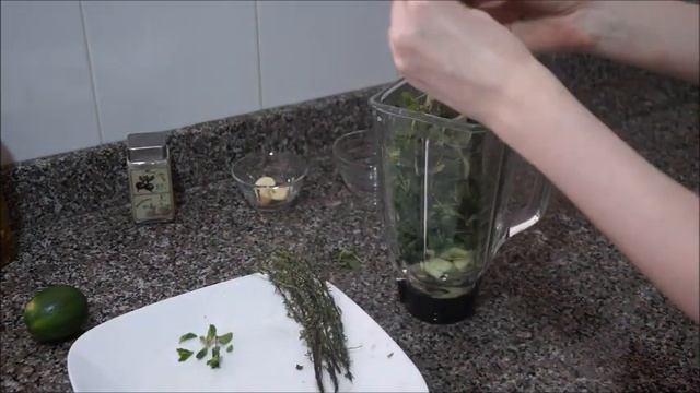 SALSA VERDE perfecta para CARNES rojas y EMPANADAS/Зелёный соус к красному мясу смотреть онлайн