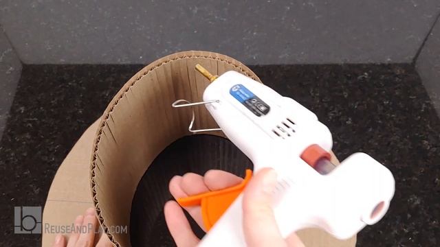 Crafting a Fabulous Top Hat from Cardboard! смотреть онлайн