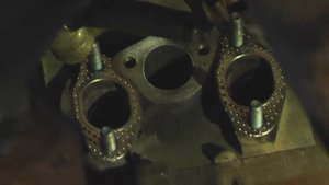 Ремонт выпускного коллектора на Гольф 3. Как извлечь сбитые шпильки не снимая головки блока.