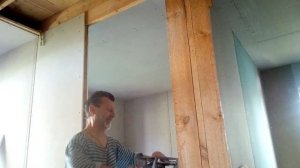 Как расширить дверной проем за три минуты.