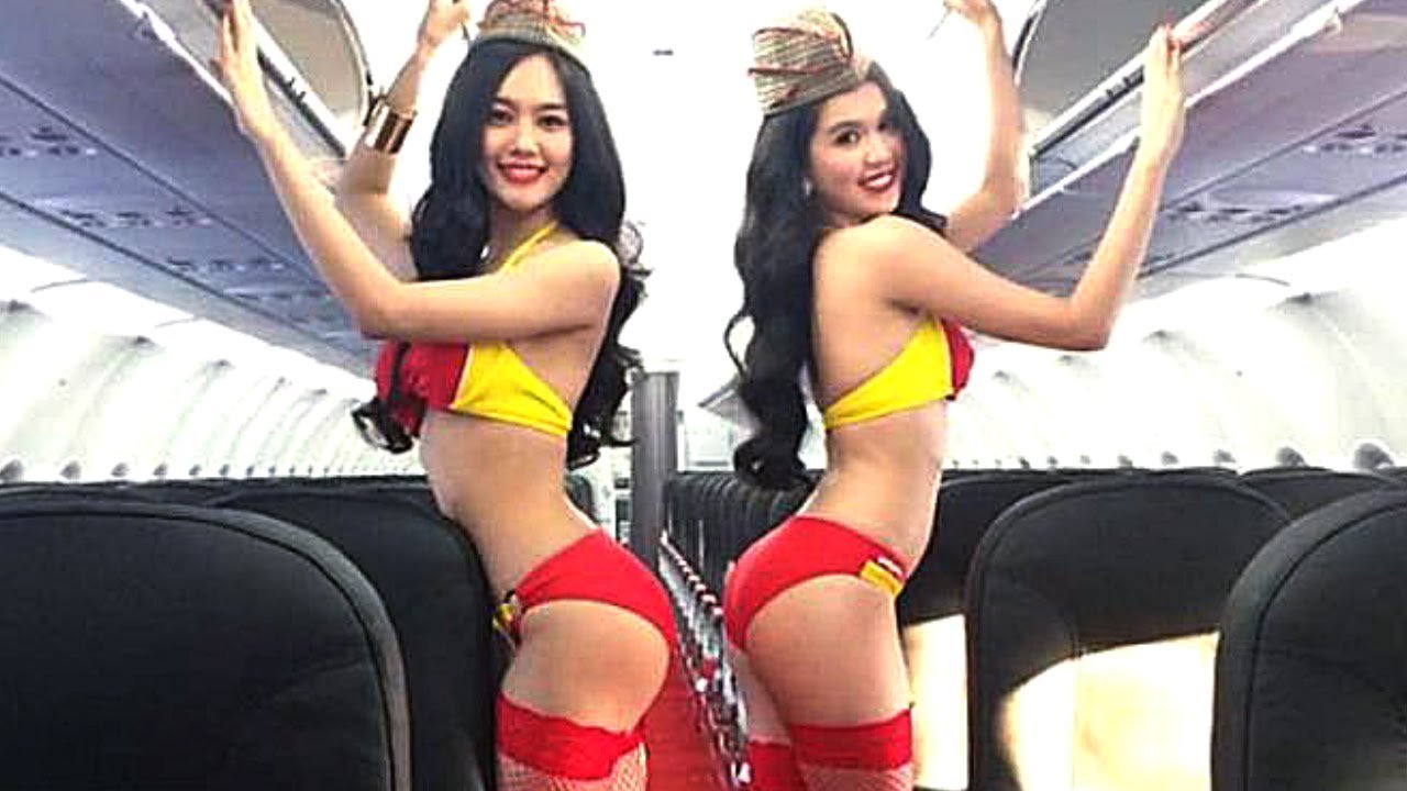 Самые необычные услуги в самолетах смотреть онлайн