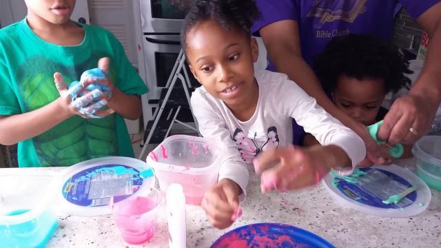 DIY HOW TO MAKE SLIME COLORS | GIANT ERUPTING SURPRISE EGGS | BlueprintDIY Kids смотреть онлайн