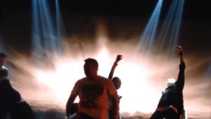 руки вверх.не бойся,я с тобой