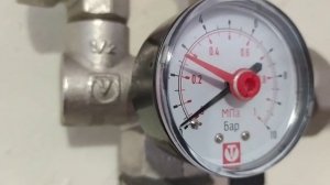 Насос для опрессовки отопления.