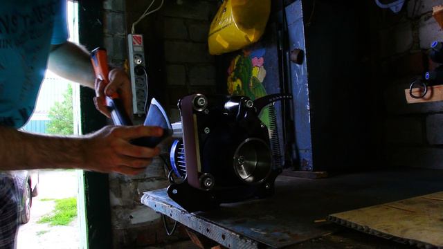 Заточка топора на гриндере Удачный