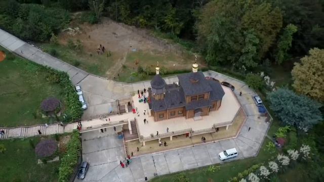 Каштаны: храм ц-м Николая и участок с воздуха смотреть онлайн