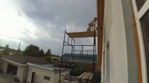 Отделка фасада штукатуркой короед.