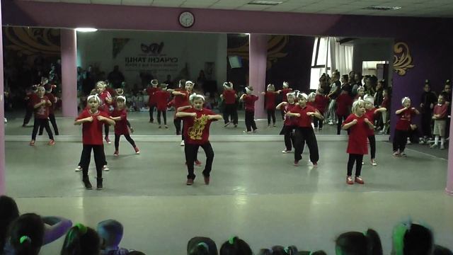 Танец "Hakuna Matata-2" 26.12.2015 "Инсайд" г.Чернигов смотреть онлайн