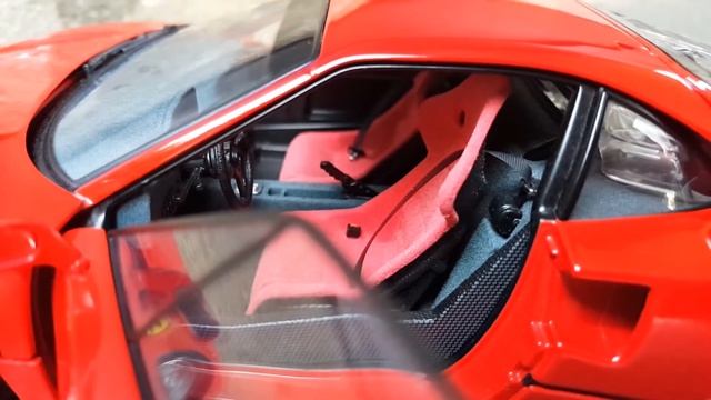 Ferrari F40 1:18 Kyosho смотреть онлайн