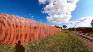 Бюджетный Забор 30 метров  из горбыля за четыре тысячи рублей. #ДОМВДЕРЕВНЕ