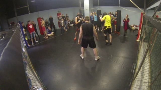 Мой первый выход на ринг. Я в чёрной майке. смотреть онлайн