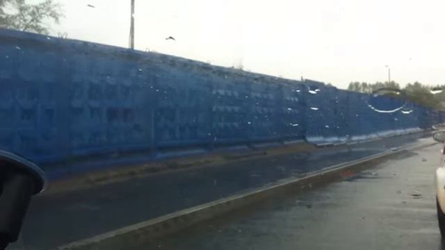 Массовый объезд пробки по тротуару часть 2 смотреть онлайн