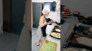 Цезарь.Чипсы из лаваша.Шпинатный рулет.Картофель по Деревенски и пр