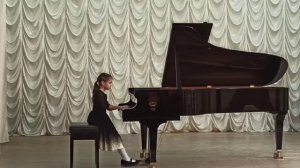 Анна Волкивская, 8 лет. "Романс" С.Майкапар.