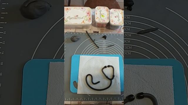 Стетоскоп из мастики??