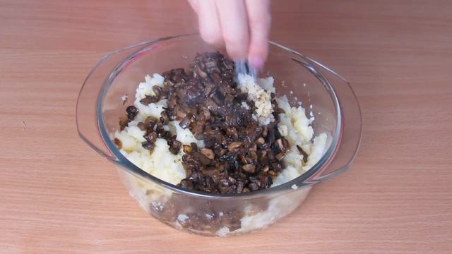 Пирожки с картофелем и грибами на картофельном отваре.Рецепты Алины.