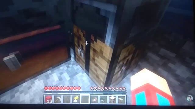 КАК ПОСТРОИТЬ СЕКРЕТНЫЙ ДОМ ПОД ЛЕСТНИЦЕЙ В МАЙНКРАФТ | Компот Minecraft