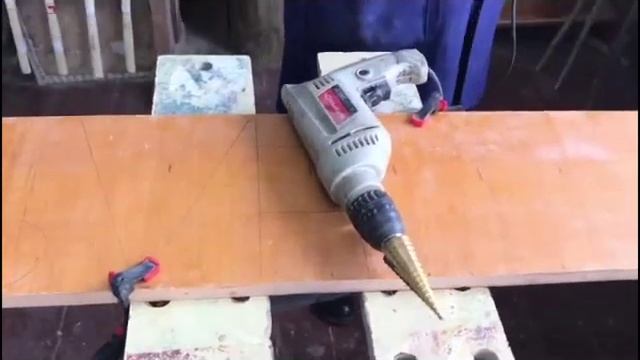 Работа с электролобзиком
