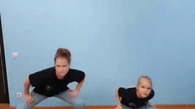 Танцуем по UNO. Танцы на карантине. смотреть онлайн