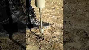 Плотномер . Проверка уплотнения песок .