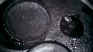 Как выкрутить обломок свечи из головки блока