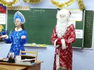 Новогоднее поздравление обучающихся МБОУ СОШ № 9 учителям