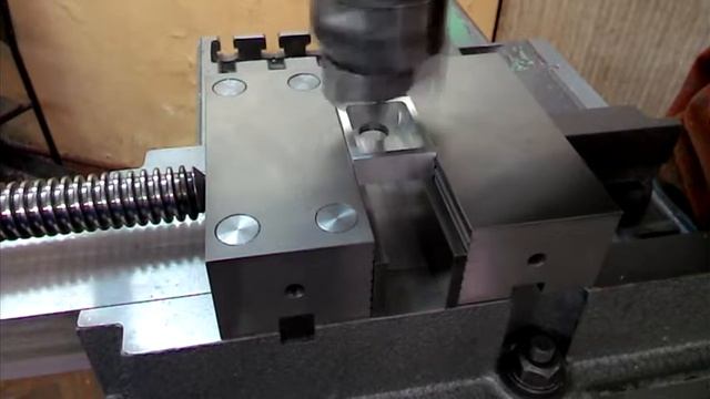 Расточные работы на фрезерном станке смотреть онлайн