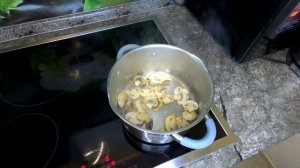 Тайский суп Том Кха.