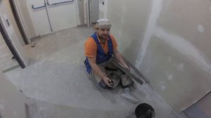 Нужна ли коронка чтоб сделать отверстие в керамограните ?