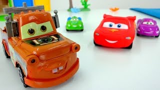 Истории машинок Тачки - Мэтр и Молния Маккуин.mp4 смотреть онлайн