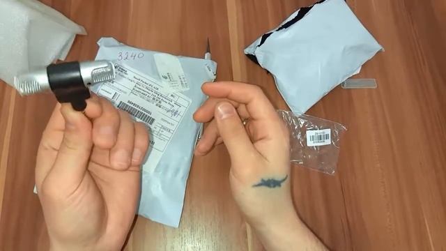 Микрофон и макетная плата смотреть онлайн