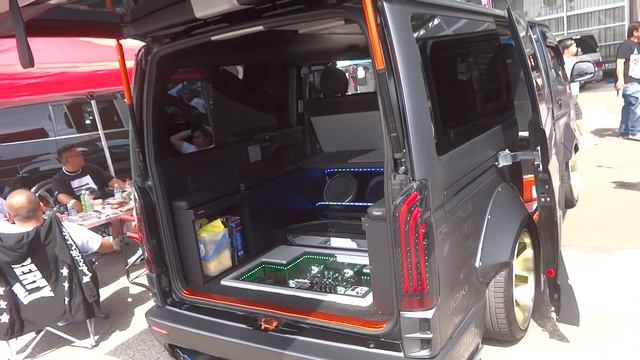 TOYOTA HIACE custom car　トヨタ ハイエース カスタムカー смотреть онлайн