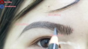 Easy Tips To Get Perfectly Shaped Eyebrows At Home