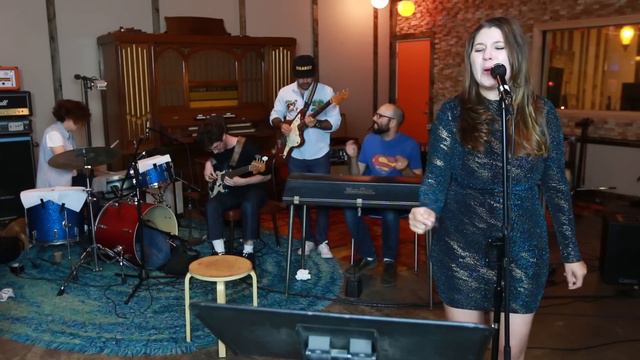 I Believe I Can Fly - R Kelly - FUNK cover feat. Laura Mace смотреть онлайн