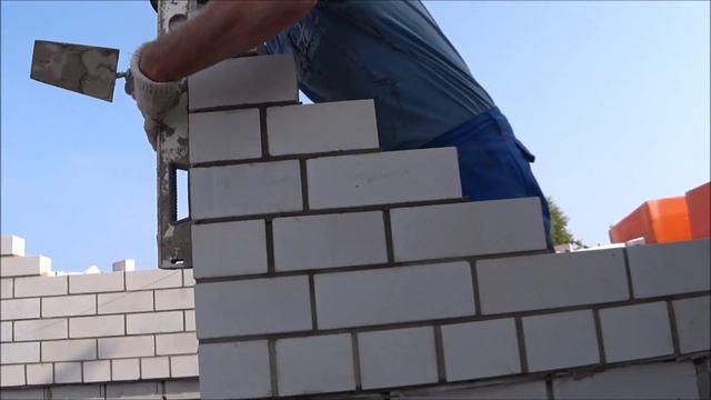 кладка угла из обл. силикатного кирпича. от души и с растоновочкой.