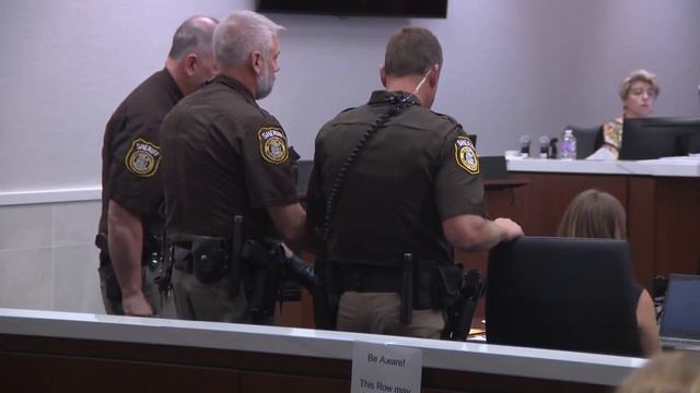 WATCH: Waukesha Christmas parade suspect Darrell Brooks escorted out of court following outburst смотреть онлайн