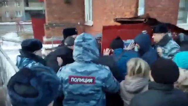 Ситуация с общагой на Ставропольской 17 18.02.2019 смотреть онлайн