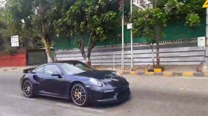 Черный Porsche 911 Turbo S в Индии