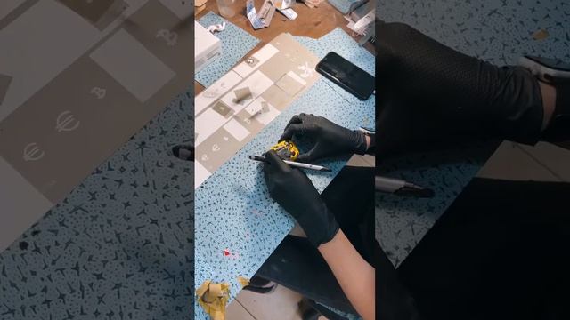 Оригинальные цветные Airpods - insane-art.ru смотреть онлайн