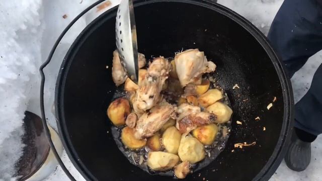 Оджахури , жареный картофель с курицей в казане!