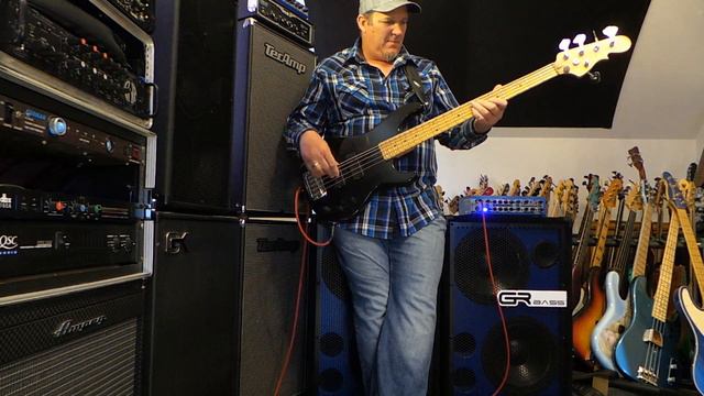 GRBass DUAL1400 head & GR212 cab - 1993 G&L L5500 - Andy Irvine смотреть онлайн