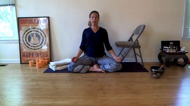 How to sit for Meditation - 5 easy seated yoga poses смотреть онлайн