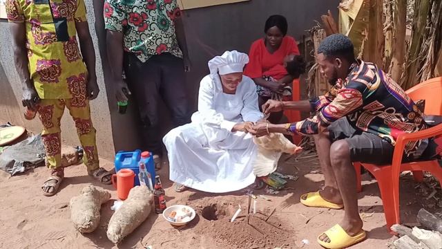 How I feed the great Oracle that has been giving me solutions to people's problem. EZE BUN'OBODO смотреть онлайн